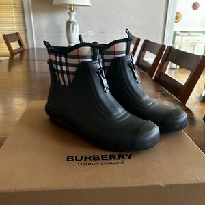 Burberry Black Rubber Ankle Rain Boots with Signature Check Cuff